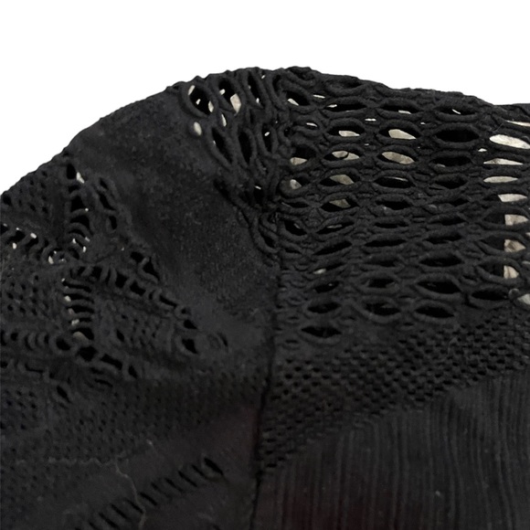 BEBE cut out top - Picture 5 of 5